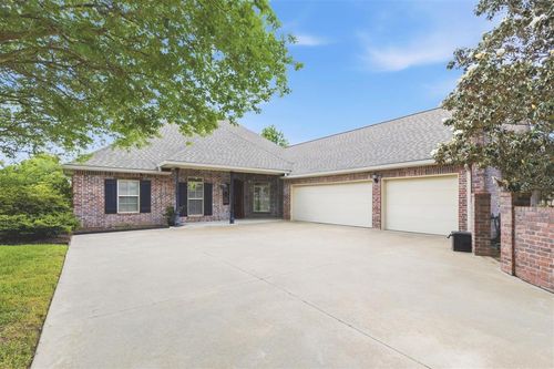 2733 Rue Calais Dr, Lake Charles, LA, 70605-4041 | Card Image