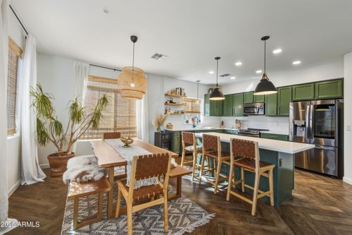 1069-240 W Juniper Ave, Gilbert, AZ, 85233-3911 | Card Image