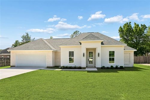 450 Autumn Wind Ln, Mandeville, LA, 70471-7674 | Card Image