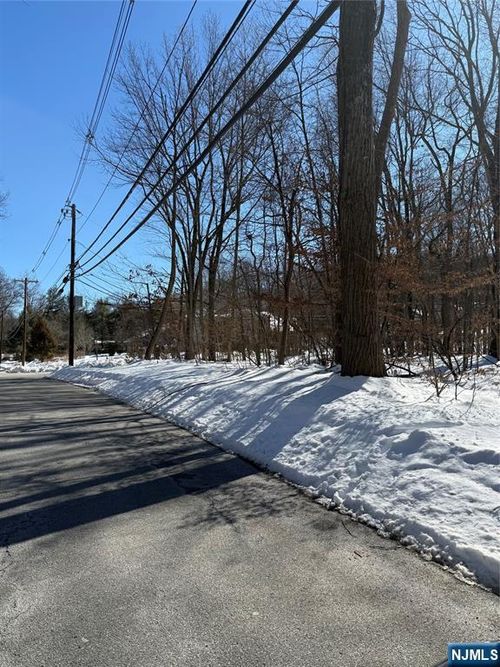 15 Saw Mill Rd, Kinnelon, NJ, 07405-3207 | Card Image