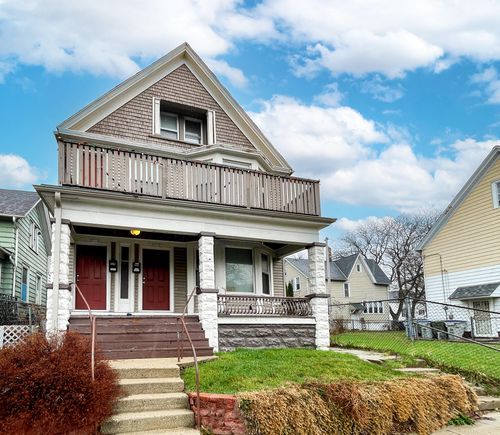 2214 N Holton St, Milwaukee, WI, 53212-3338 | Card Image