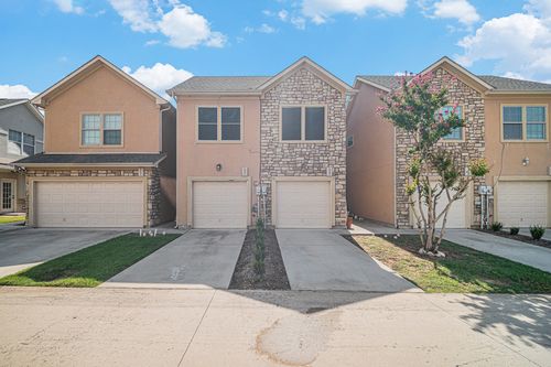 1525 Cozy Dr, Fort Worth, TX, 76120-2201 | Card Image