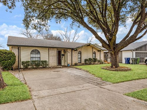 424 Bluebonnet Trl, Garland, TX, 75043-3203 | Card Image