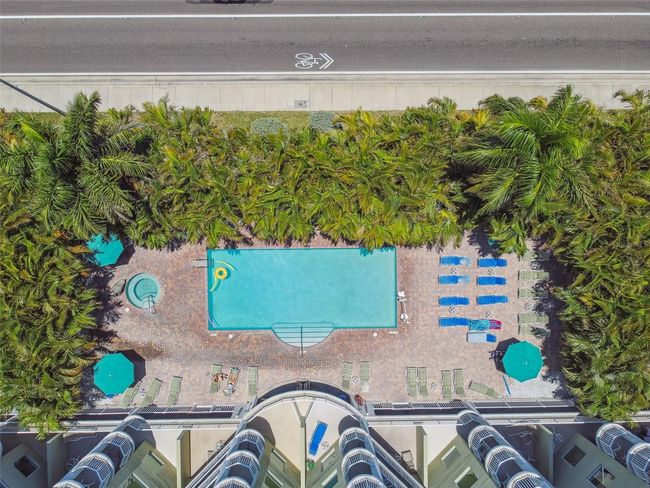 404 - 11605 Gulf Blvd, Condo with 2 bedrooms, 2 bathrooms and null parking in TREASURE ISLAND FL | Image 4