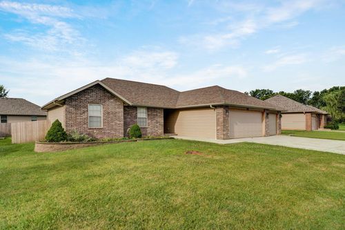 5618 W Sugar Pine Dr, Springfield, MO, 65802-7813 | Card Image