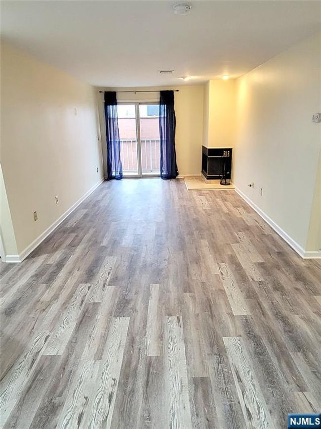 105 State St, Condo with 2 bedrooms, 2 bathrooms and null parking in Hackensack NJ | Image 6