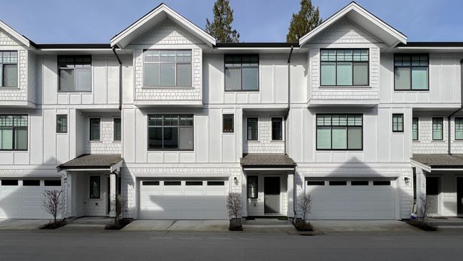 2 - 5202 Savile Row, Townhouse with 3 bedrooms, 2 bathrooms and 2 parking in Burnaby BC | Image 1