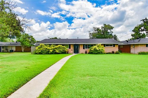 4008 Pleasant Dr, Lake Charles, LA, 70605-3438 | Card Image