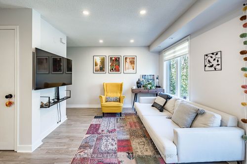 920-16 Laidlaw St, Toronto, ON, M6K1X2 | Card Image