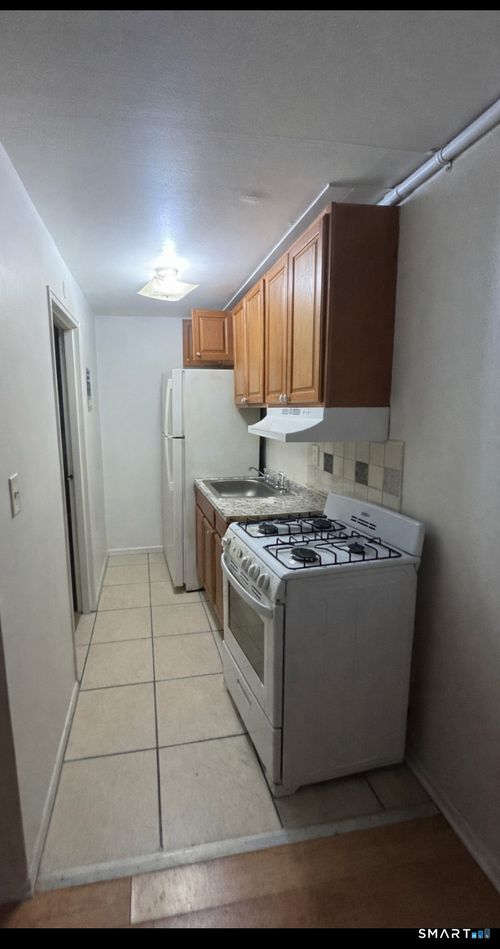 apt-11-129 Black Rock Ave, Bridgeport, CT, 06605-1232 | Card Image