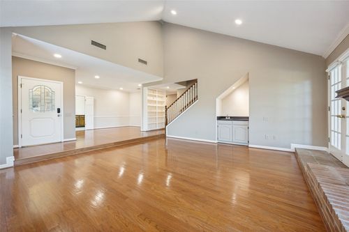 4043 Morman Ln, Addison, TX, 75001-4902 | Card Image