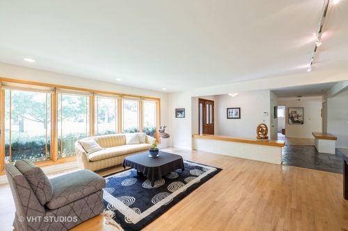 855 Beverly Pl, Lake Forest, IL, 60045-3901 | Card Image