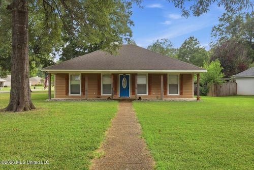 116 Eastwood Cir, Florence, MS, 39073-8830 | Card Image