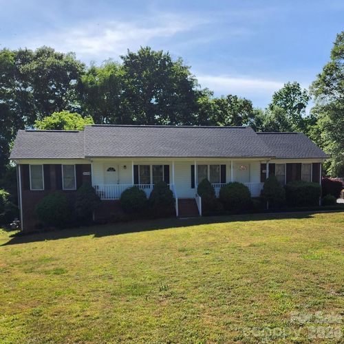 1020 Rosewood Dr, Dallas, NC, 28034-8402 | Card Image