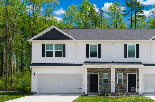 7504 Gwynne Hill Rd, Charlotte, NC, 28215-4525 | Card Image