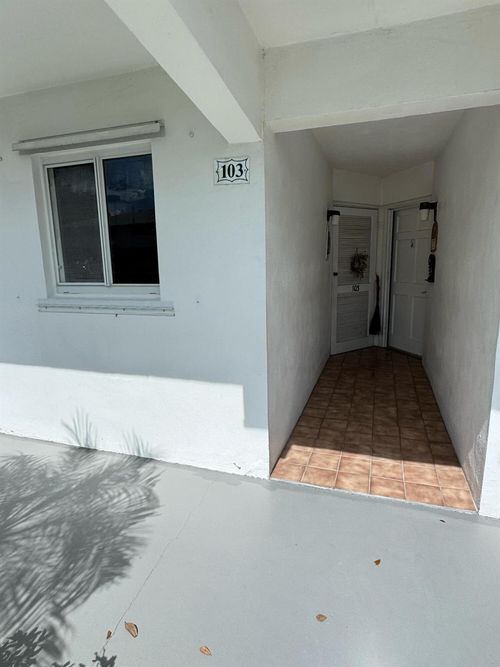 103d-5 Westwood Avenue, Tequesta, FL, 33469 | Card Image