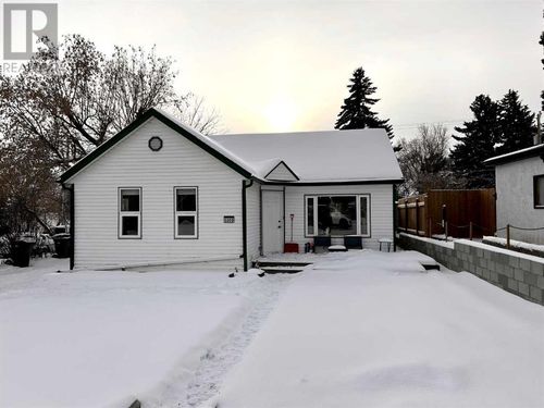 5009 54 Ave, Ponoka, AB, T4J1H2 | Card Image