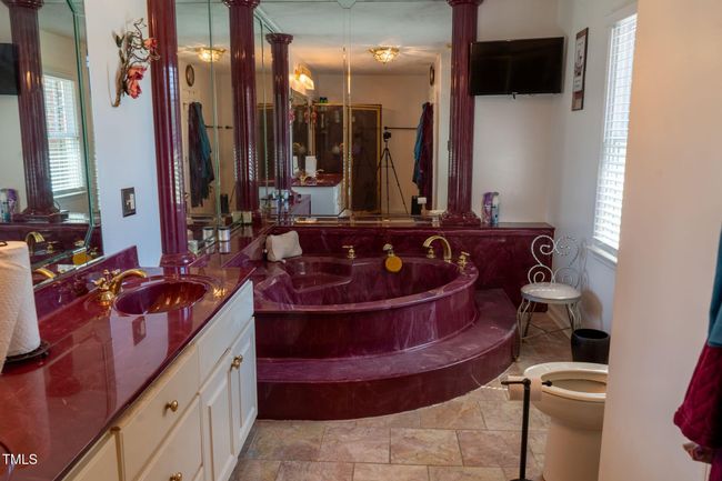 6449 bathoom master | Image 21
