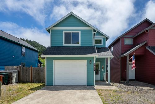 8465 Hollyhock St, Rockaway Beach, OR, 97136 | Card Image