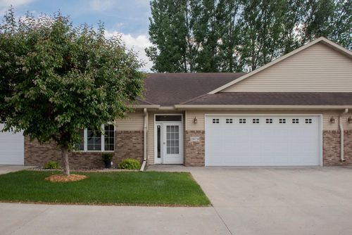 b-1307 2nd St S, Moorhead, MN, 56560-4066 | Card Image