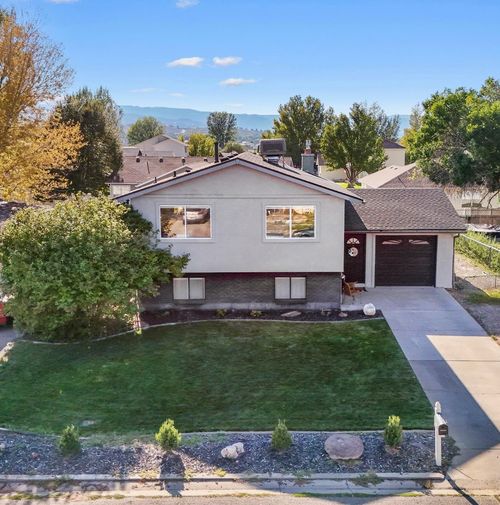 233 1/2 Beaver St, Grand Junction, CO, 81503-5249 | Card Image