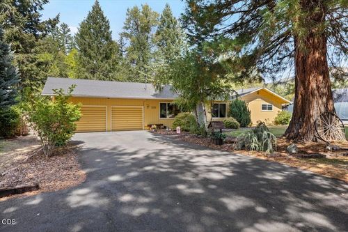 333 Earhart Rd, Rogue River, OR, 97537-5558 | Card Image