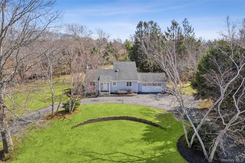 435 Old Saddle Ln, Cutchogue, NY, 11935-1019 | Card Image
