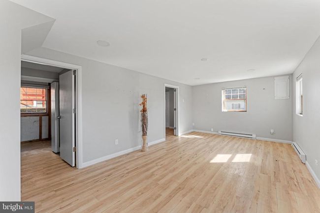 100 S High St, House other with 4 bedrooms, 2 bathrooms and null parking in FUNKSTOWN MD | Image 14
