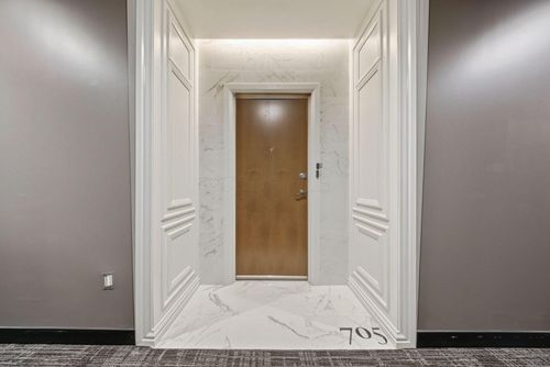 apt-705-225 John H Mcconnell Blvd, Columbus, OH, 43215-4392 | Card Image