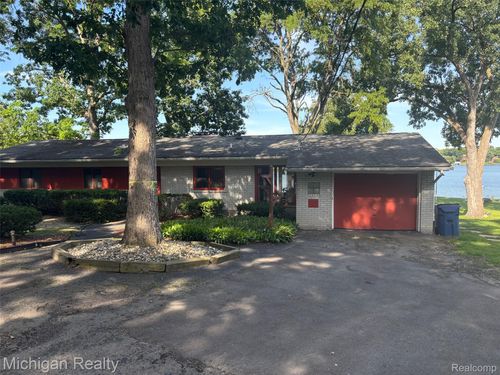 2714 Lari Ct, West Bloomfield, MI, 48324-2227 | Card Image