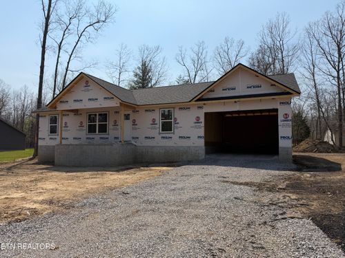 922 Kemah Ln, Crossville, TN, 38572-1005 | Card Image