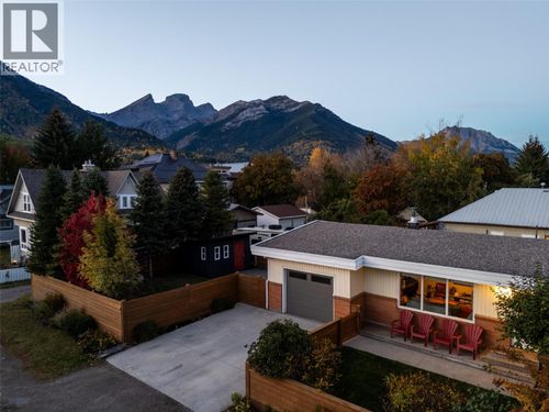 601 3rd Ave, Fernie, BC, V0B1M2 | Card Image