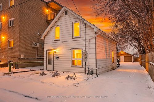 {{alt}} | Card Image