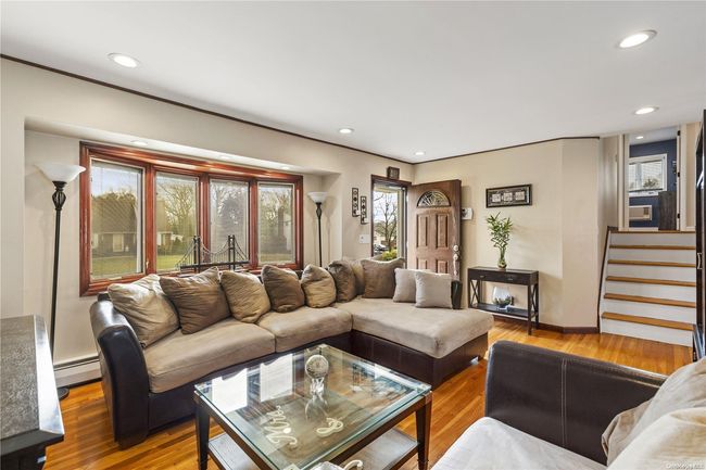 40 Balsam Ln, House other with 3 bedrooms, 2 bathrooms and null parking in Commack NY | Image 9