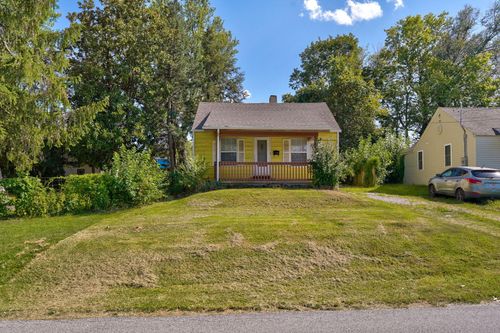 908 W Della St, Springfield, MO, 65803-1214 | Card Image