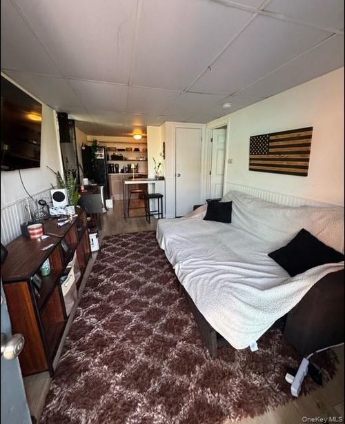 1-25 Auburn Ave, Bay Shore, NY, 11706-8701 | Card Image