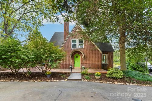 1205 E Union St, Morganton, NC, 28655-5378 | Card Image