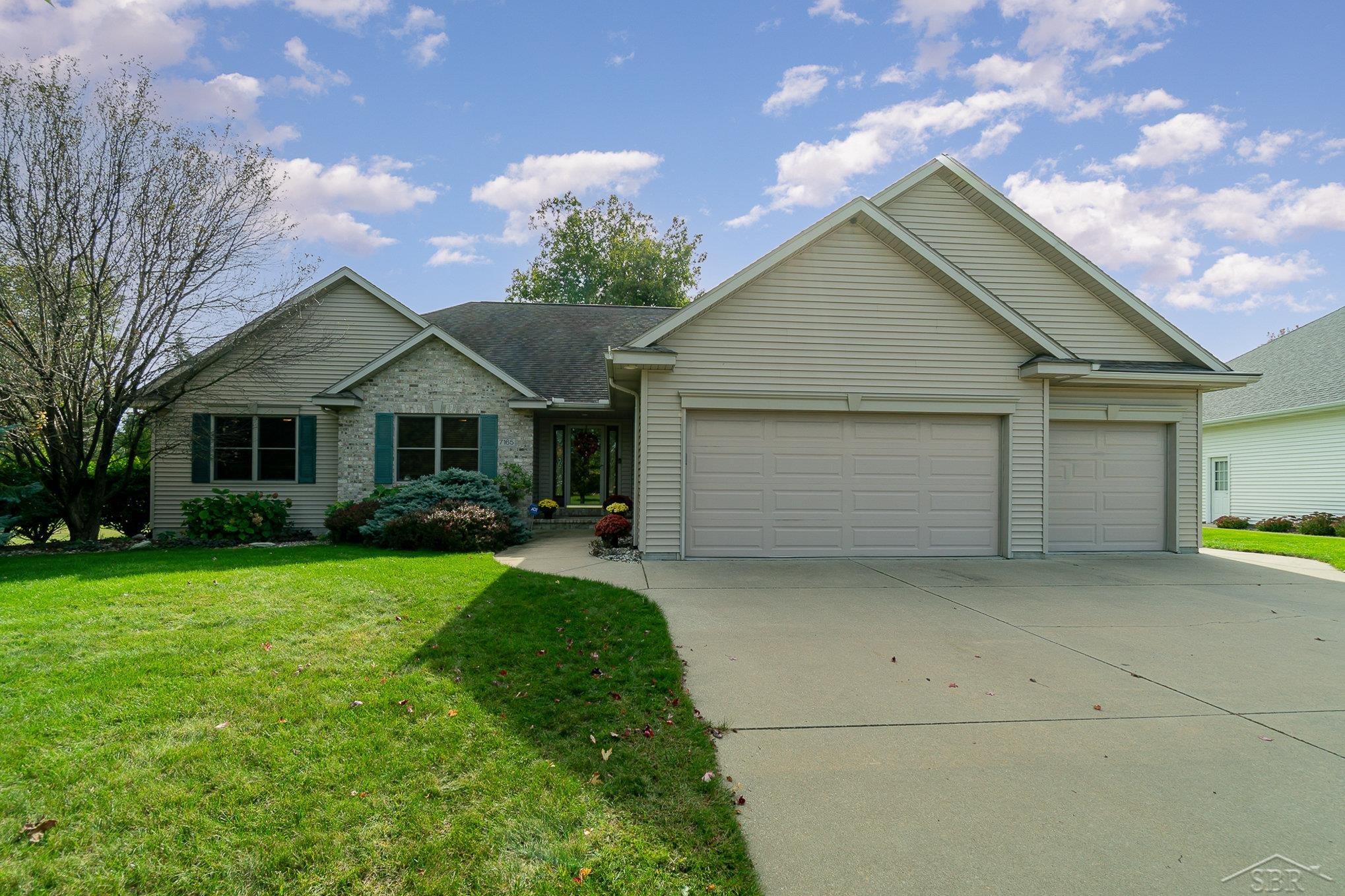 Spring Lake Trl, Saginaw, MI 48603