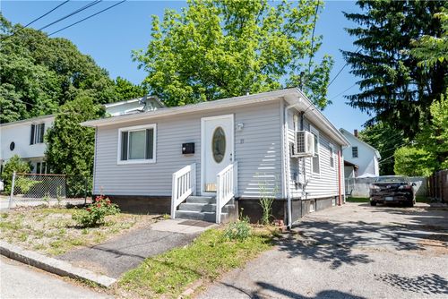33 Ridge St Street, Cranston, RI, 02920 | Card Image