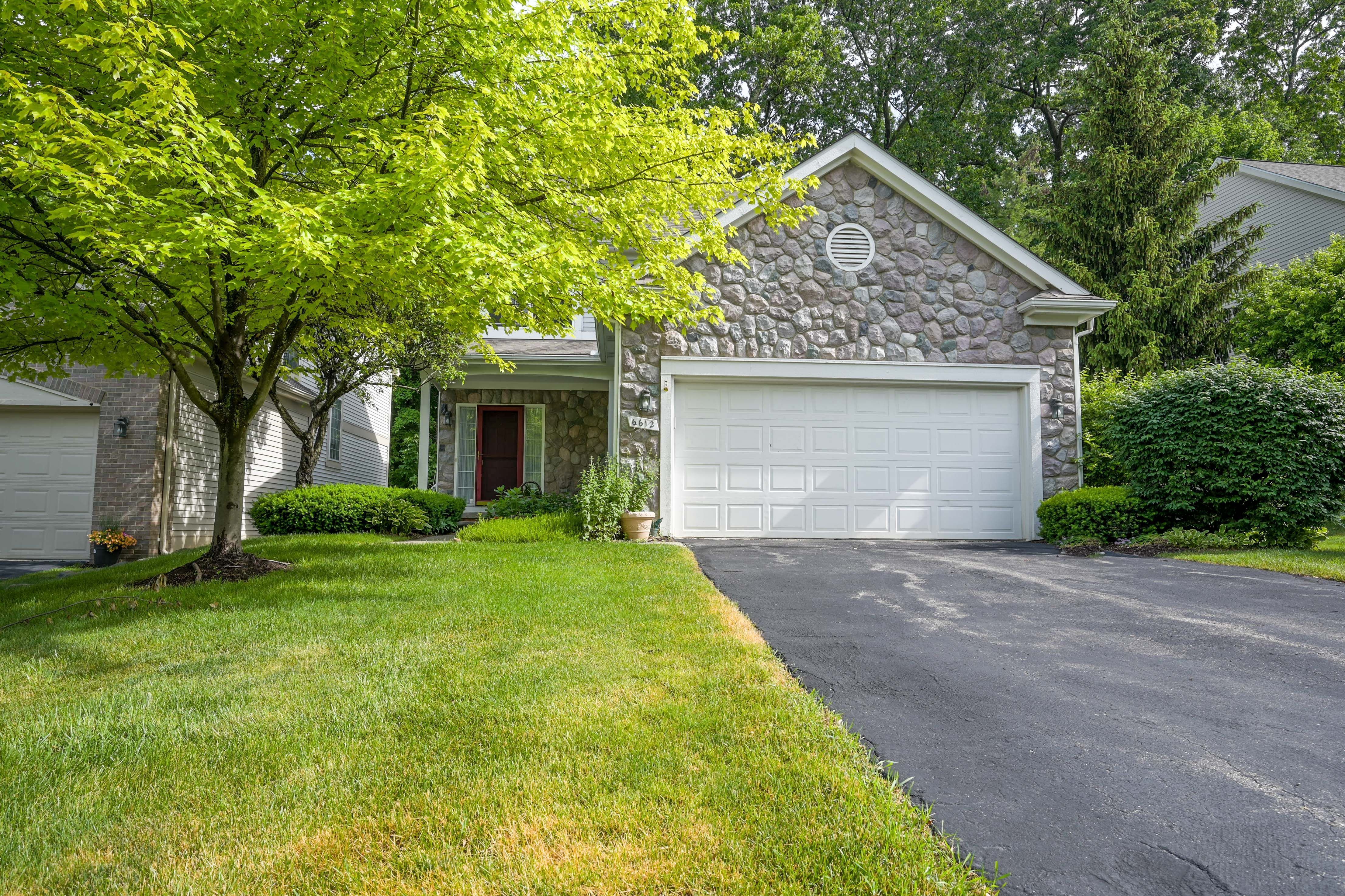Pond View Rd, Clarkston, MI 48346