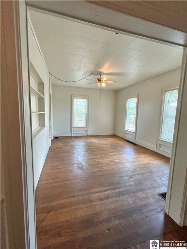 Lower Living Room | Image 14