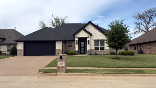 1019 Anna Cir, Granbury, TX, 76048-1127 | Card Image