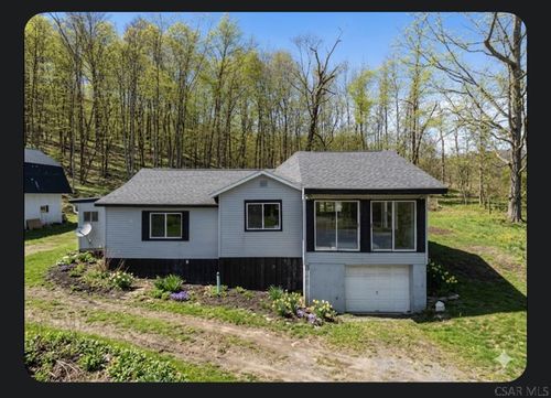 148 Fender Ln, Johnstown, PA, 15905-8713 | Card Image