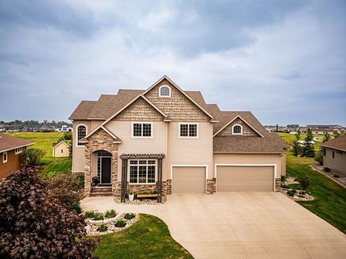 5827 Silverleaf Dr S, Fargo, ND, 58104-7125 | Card Image