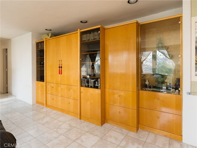 UNIT-100 - 770 W Imperial Ave, Condo with 4 bedrooms, 3 bathrooms and 4 parking in El Segundo CA | Image 5