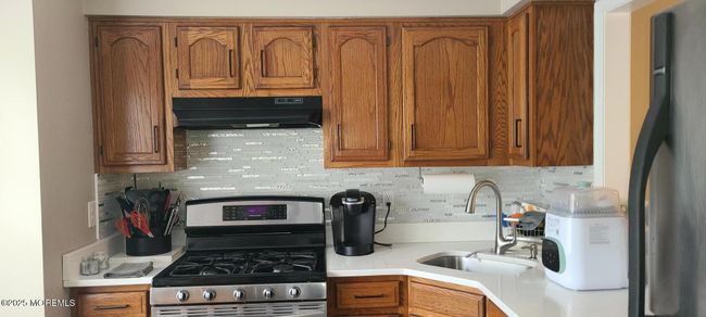 312 Towne Dr, Condo with 2 bedrooms, 2 bathrooms and 1 parking in Manalapan NJ | Image 8