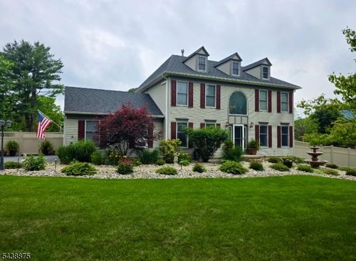 2 Saint Andrews Dr, Washington, NJ, 07882-1557 | Card Image