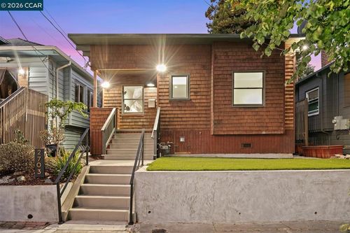 2703 Mathews St, Berkeley, CA, 94702-2215 | Card Image
