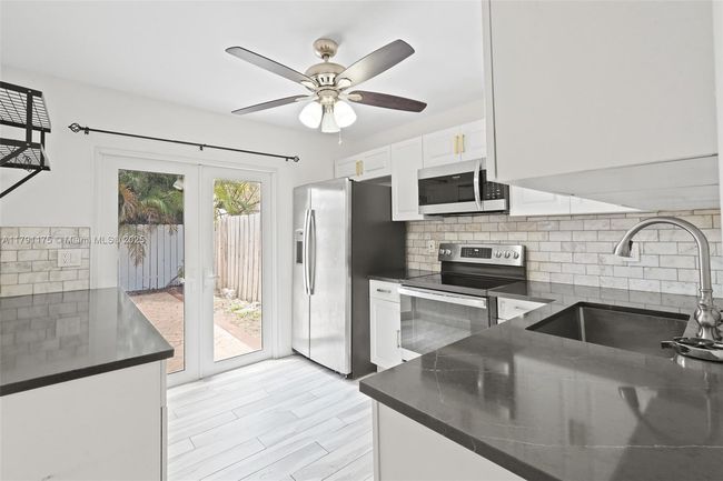 18982 Cloud Lake Cir, House other with 2 bedrooms, 2 bathrooms and null parking in Boca Raton FL | Image 12