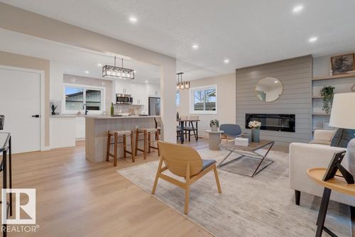 15022 86 Ave Nw, Edmonton, AB, T5R4C1 | Card Image